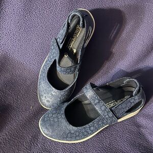 Arcopedico adjustable women’s sandals